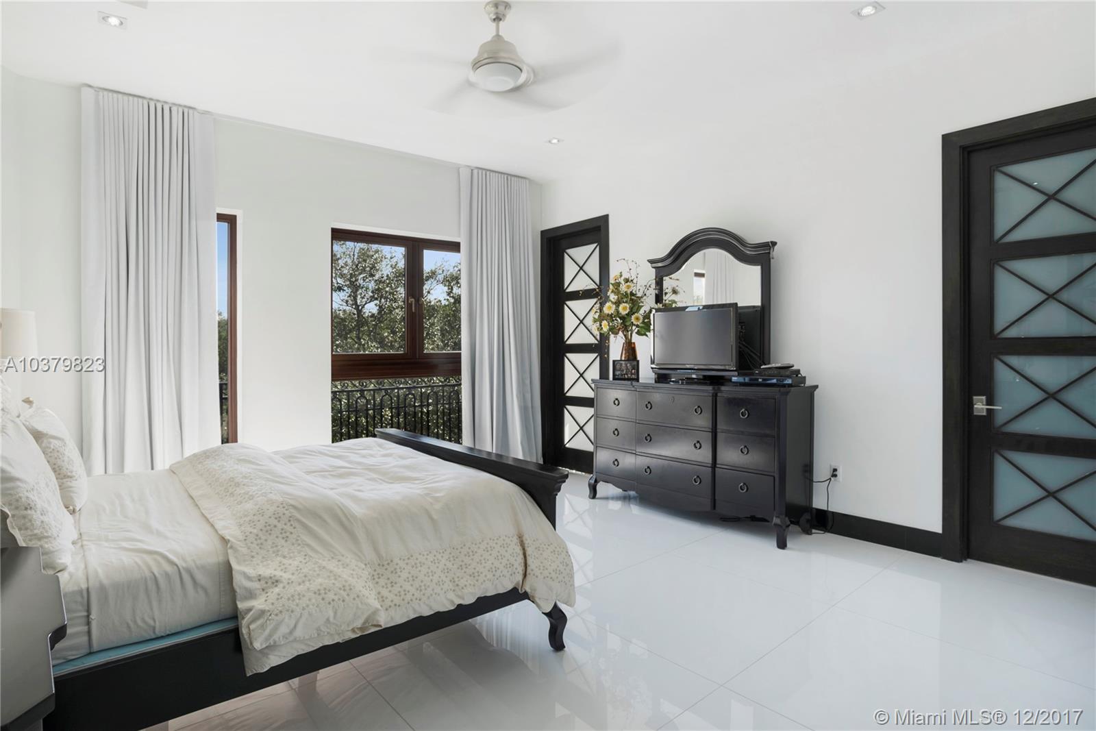 TOWN & RANCH ESTS - Residential