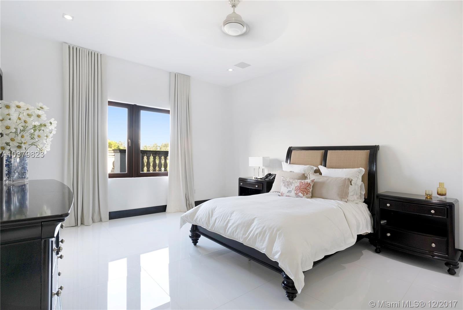 TOWN & RANCH ESTS - Residential