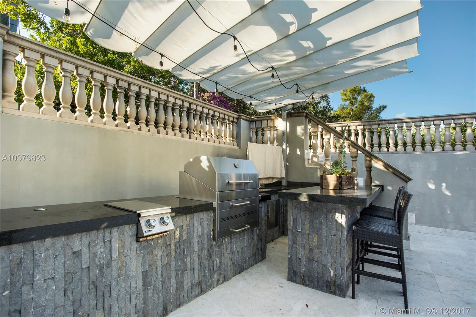 TOWN & RANCH ESTS - Residential