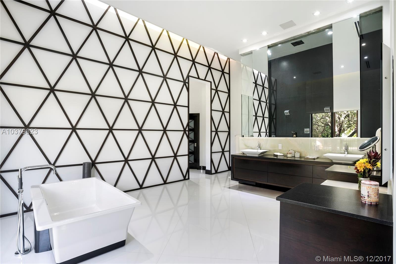 TOWN & RANCH ESTS - Residential