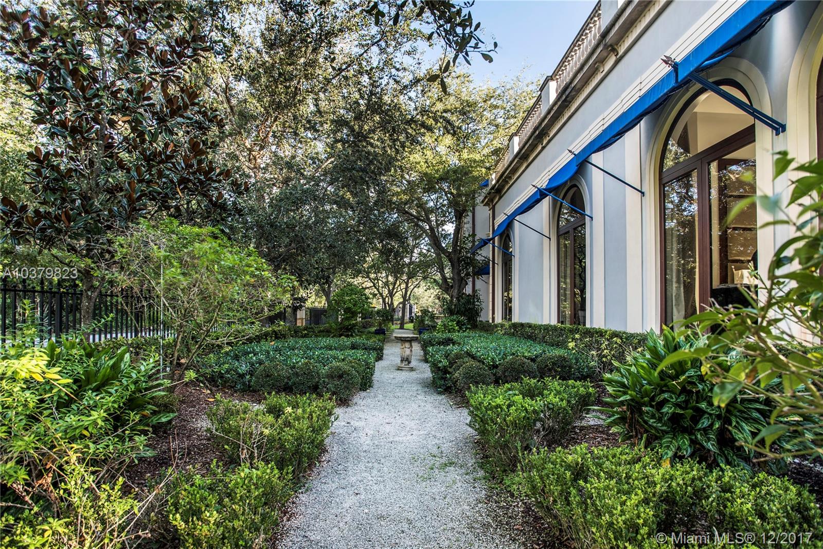 TOWN & RANCH ESTS - Residential