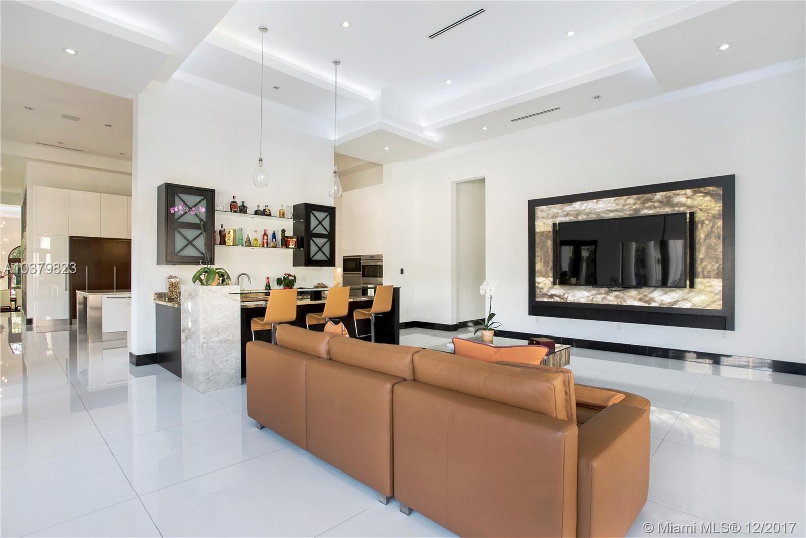 TOWN & RANCH ESTS - Residential