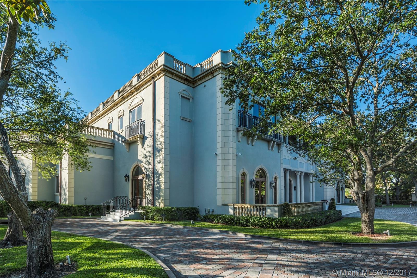 TOWN & RANCH ESTS - Residential