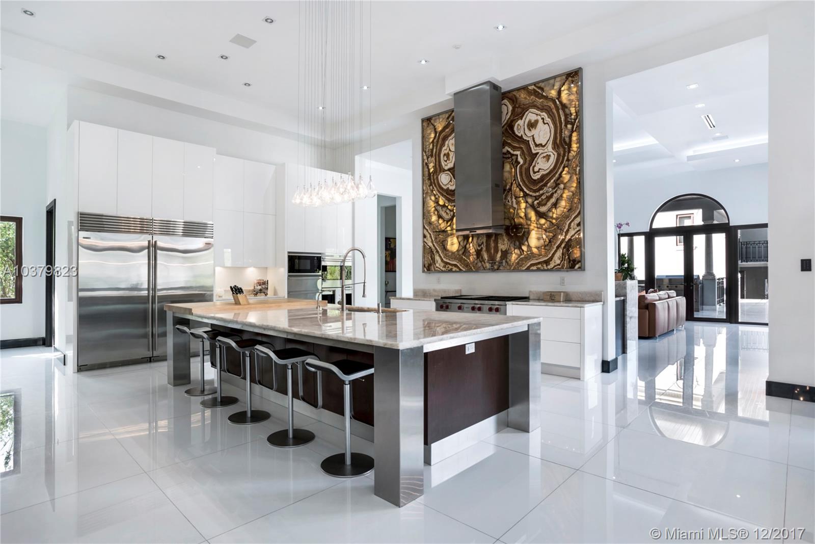 TOWN & RANCH ESTS - Residential