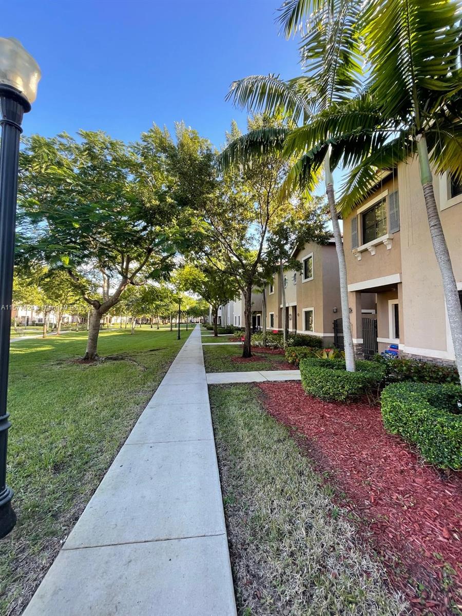 THE COURTS AT BAYSHORE I - Residential