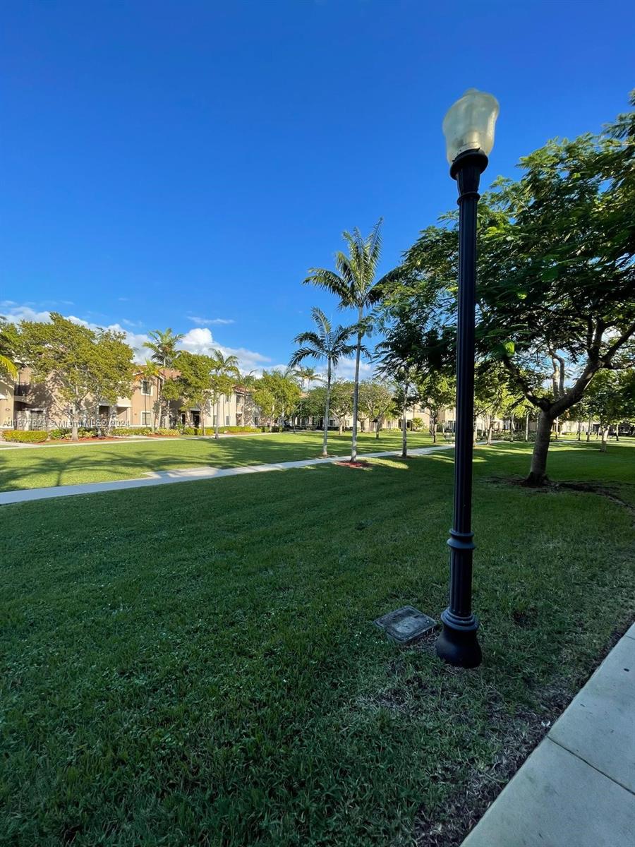 THE COURTS AT BAYSHORE I - Residential