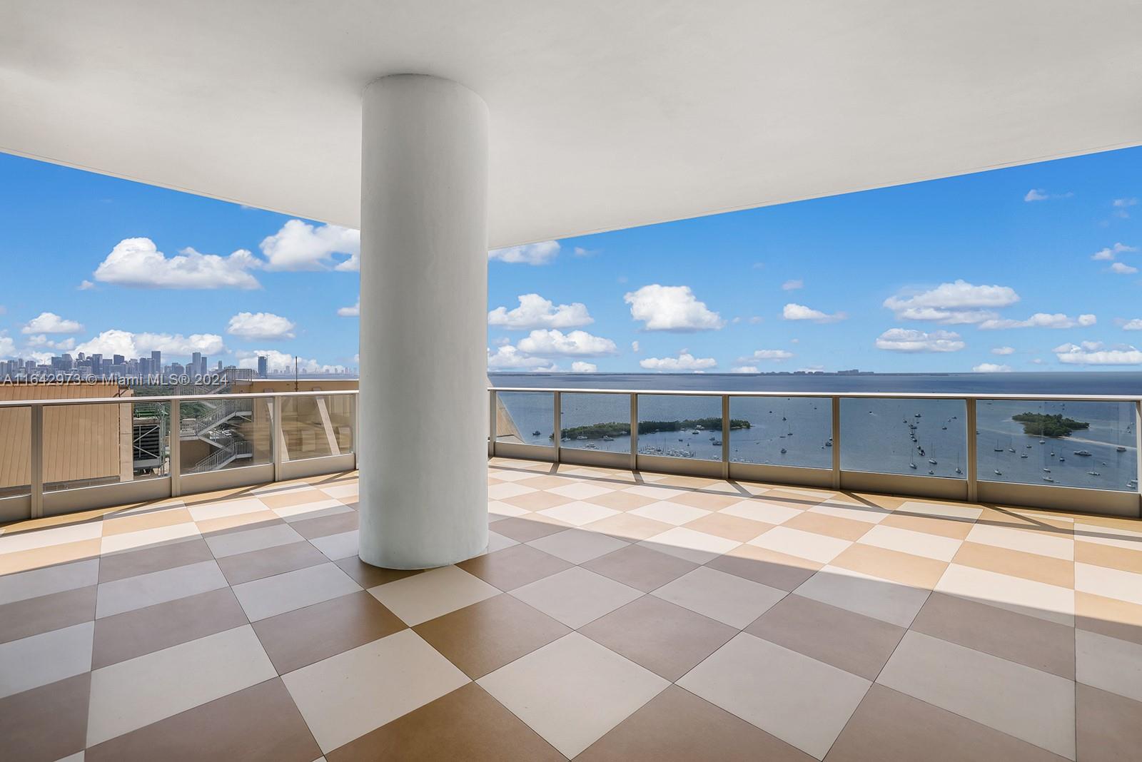 GROVENOR HOUSE CONDO - Residential