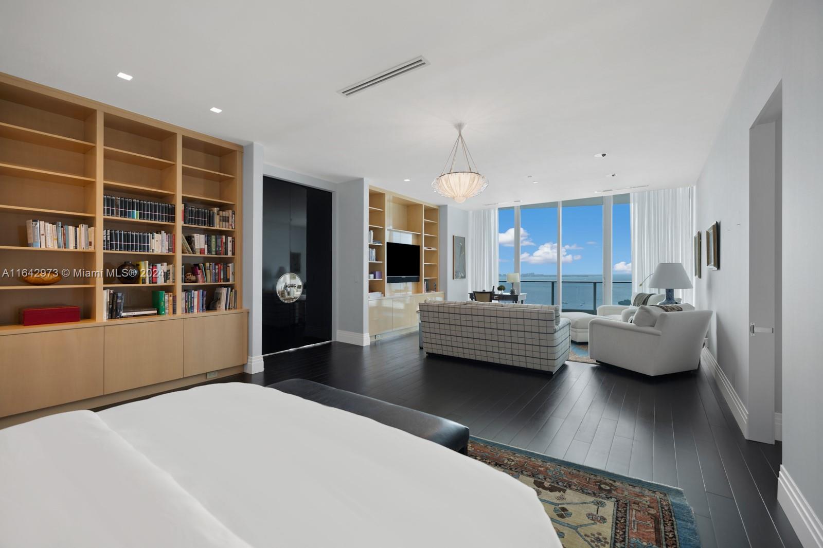 GROVENOR HOUSE CONDO - Residential