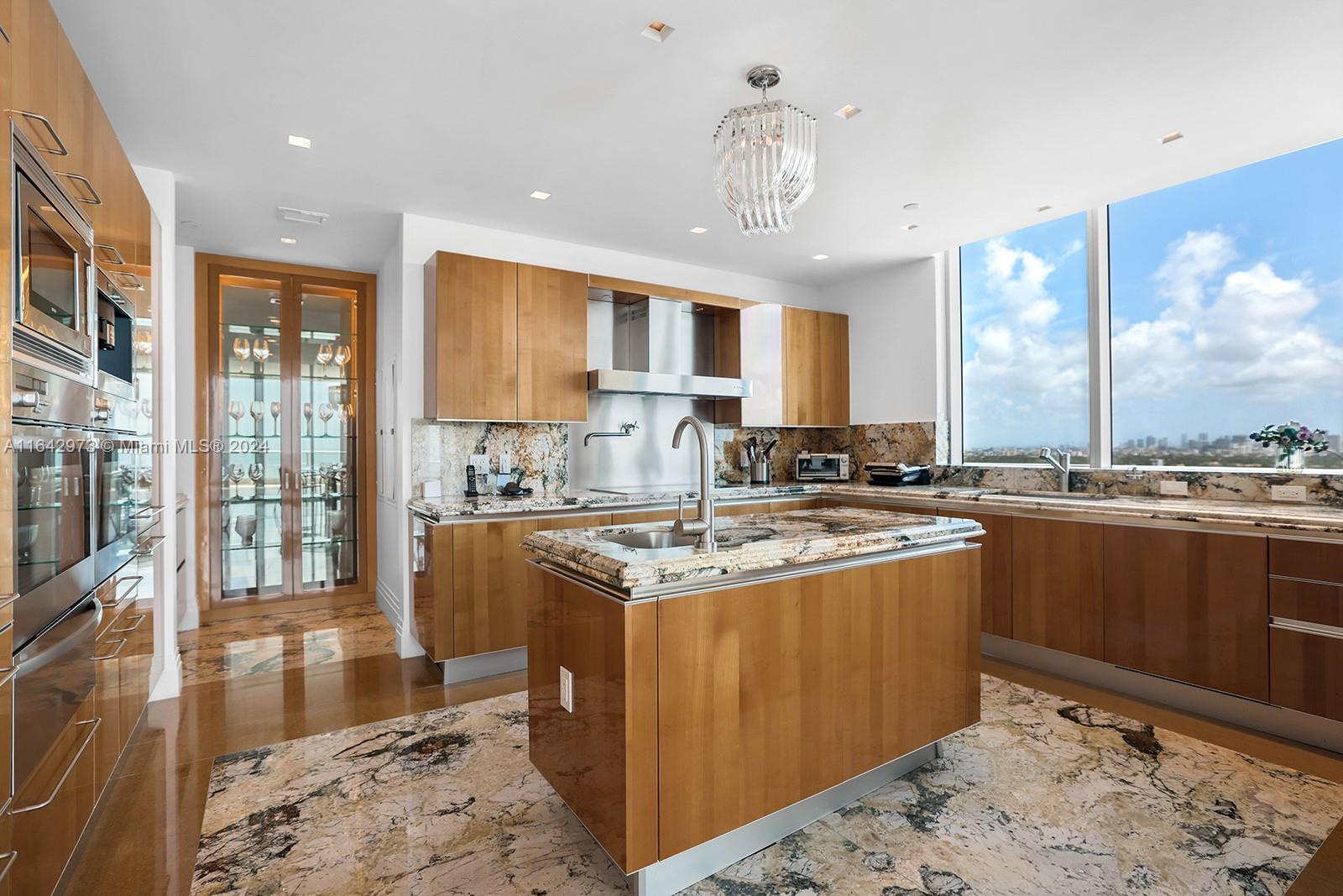 GROVENOR HOUSE CONDO - Residential