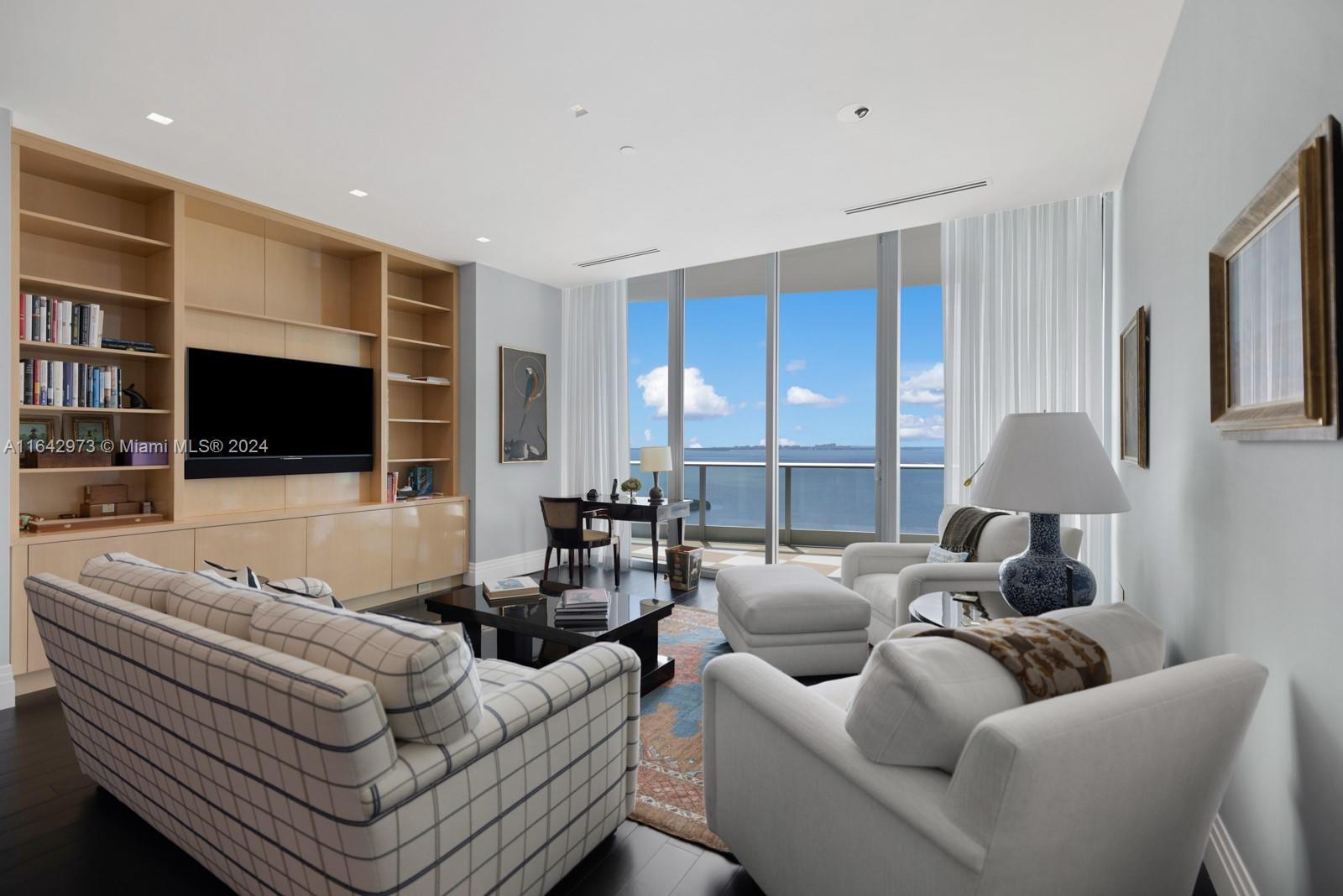 GROVENOR HOUSE CONDO - Residential