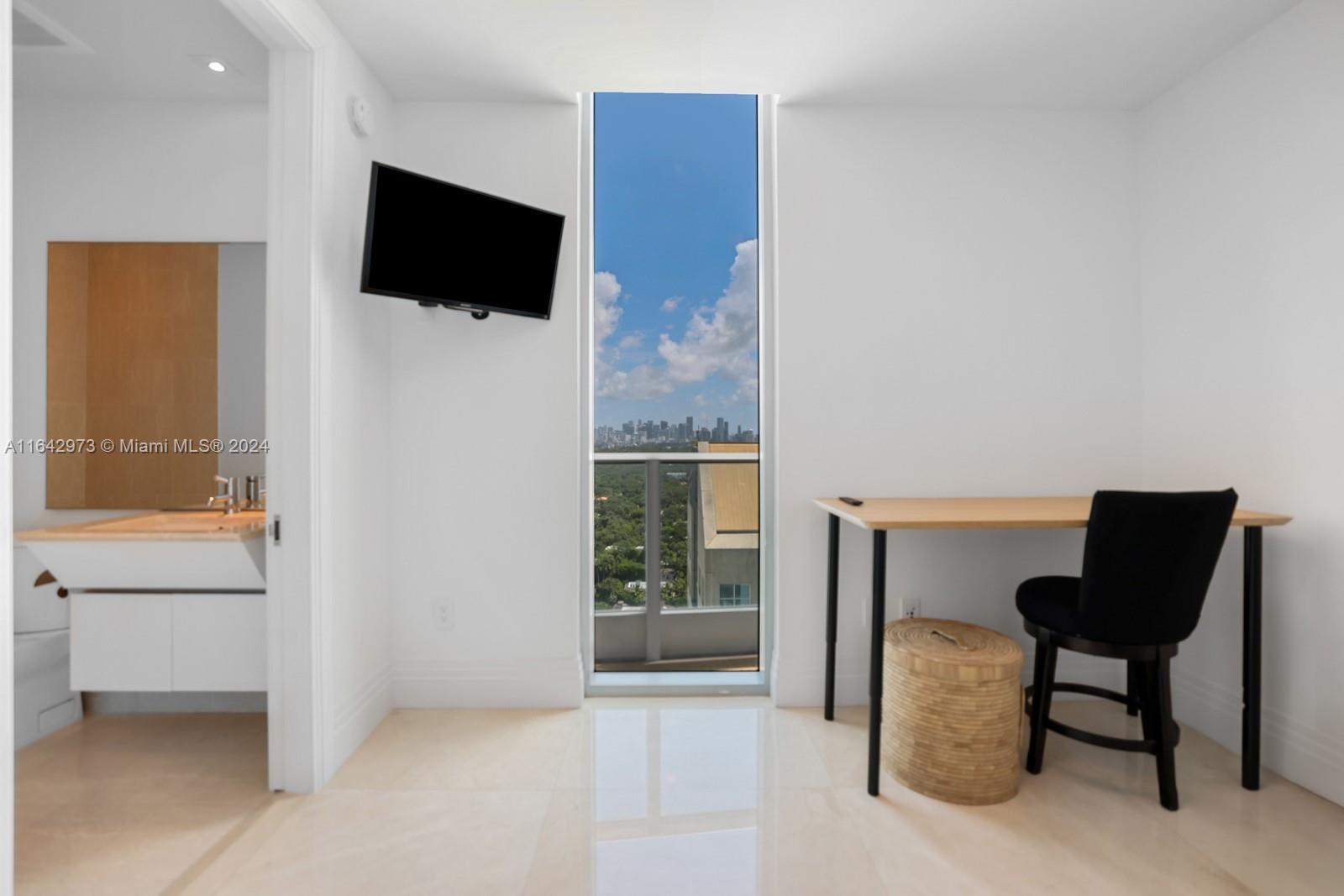 GROVENOR HOUSE CONDO - Residential