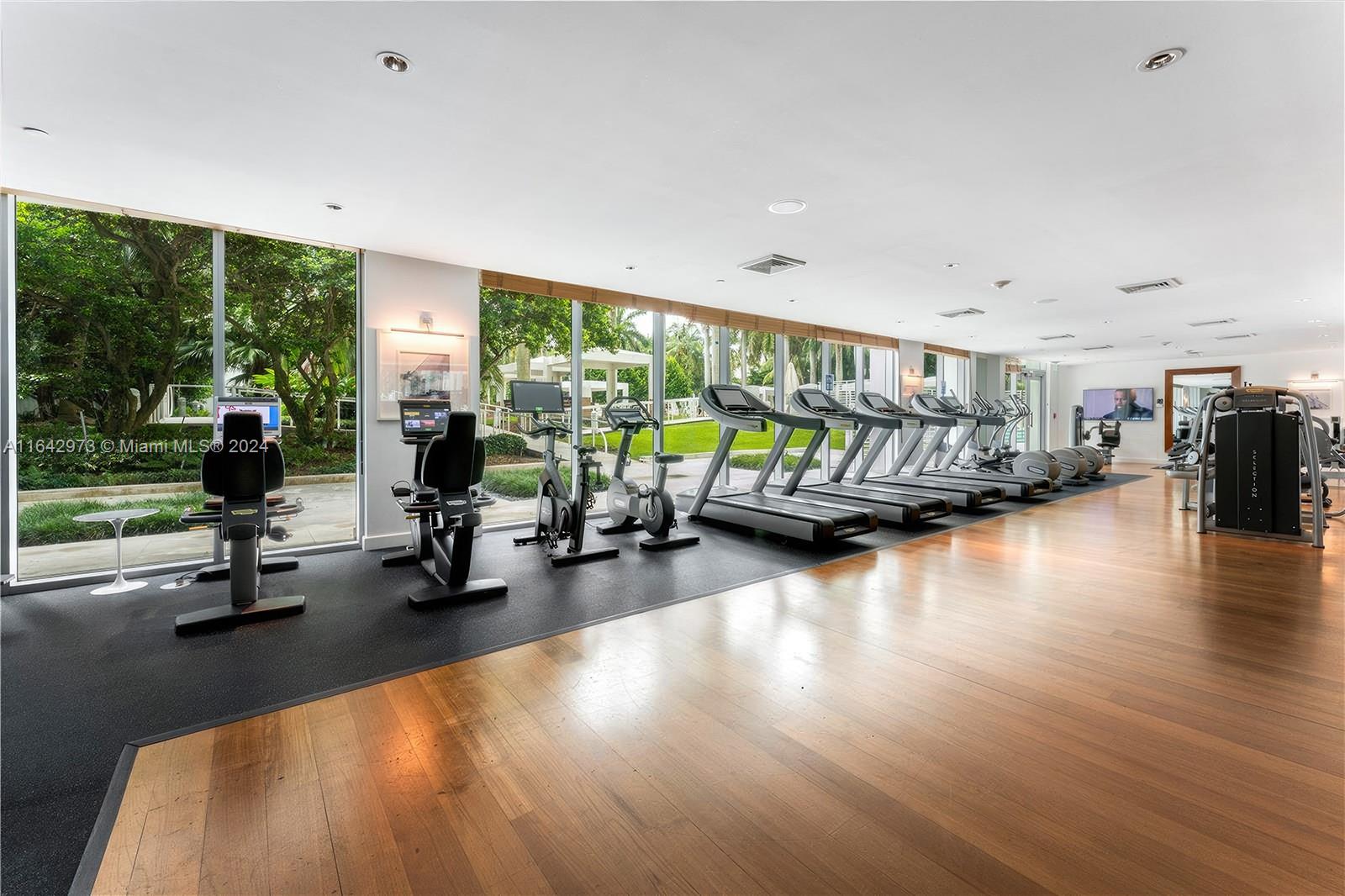 GROVENOR HOUSE CONDO - Residential