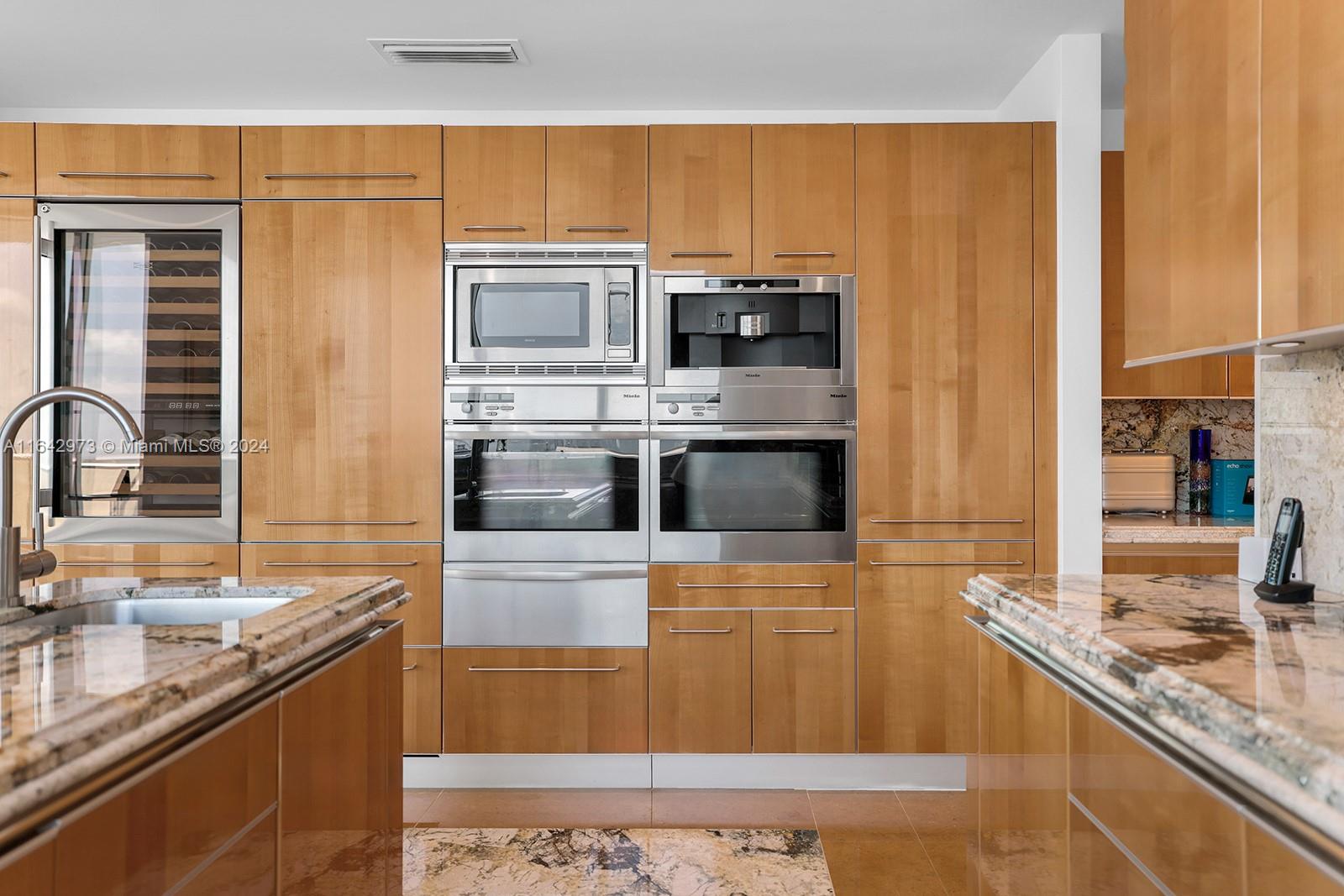 GROVENOR HOUSE CONDO - Residential