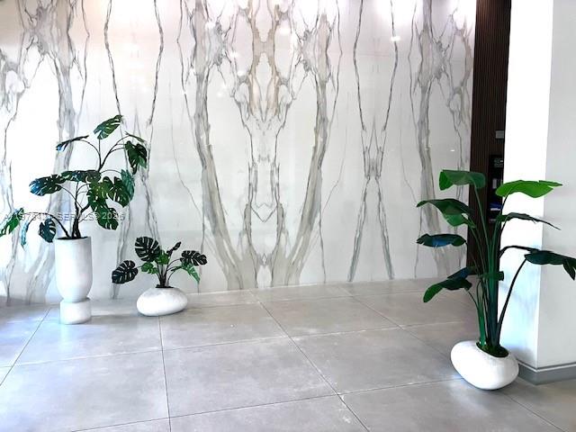 WINSTON TOWER 300 CONDO - Residential Lease