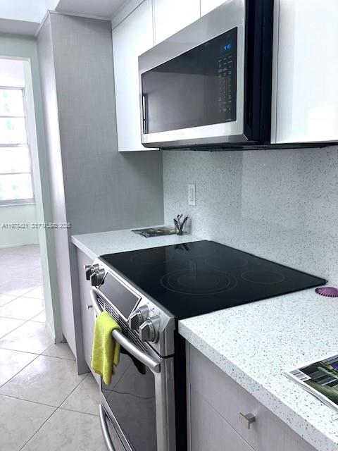 WINSTON TOWER 300 CONDO - Residential Lease