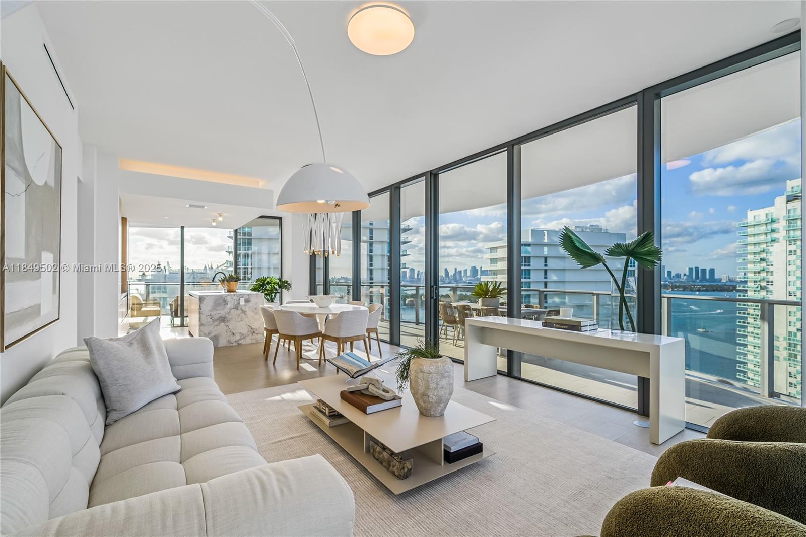 MIAMI BEACH - Residential