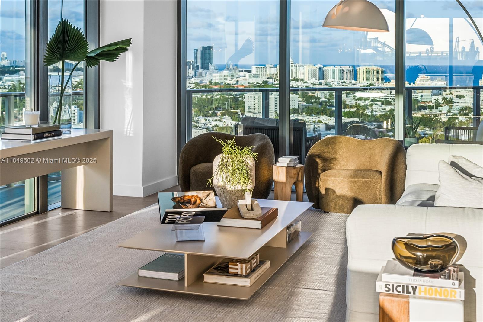 MIAMI BEACH - Residential