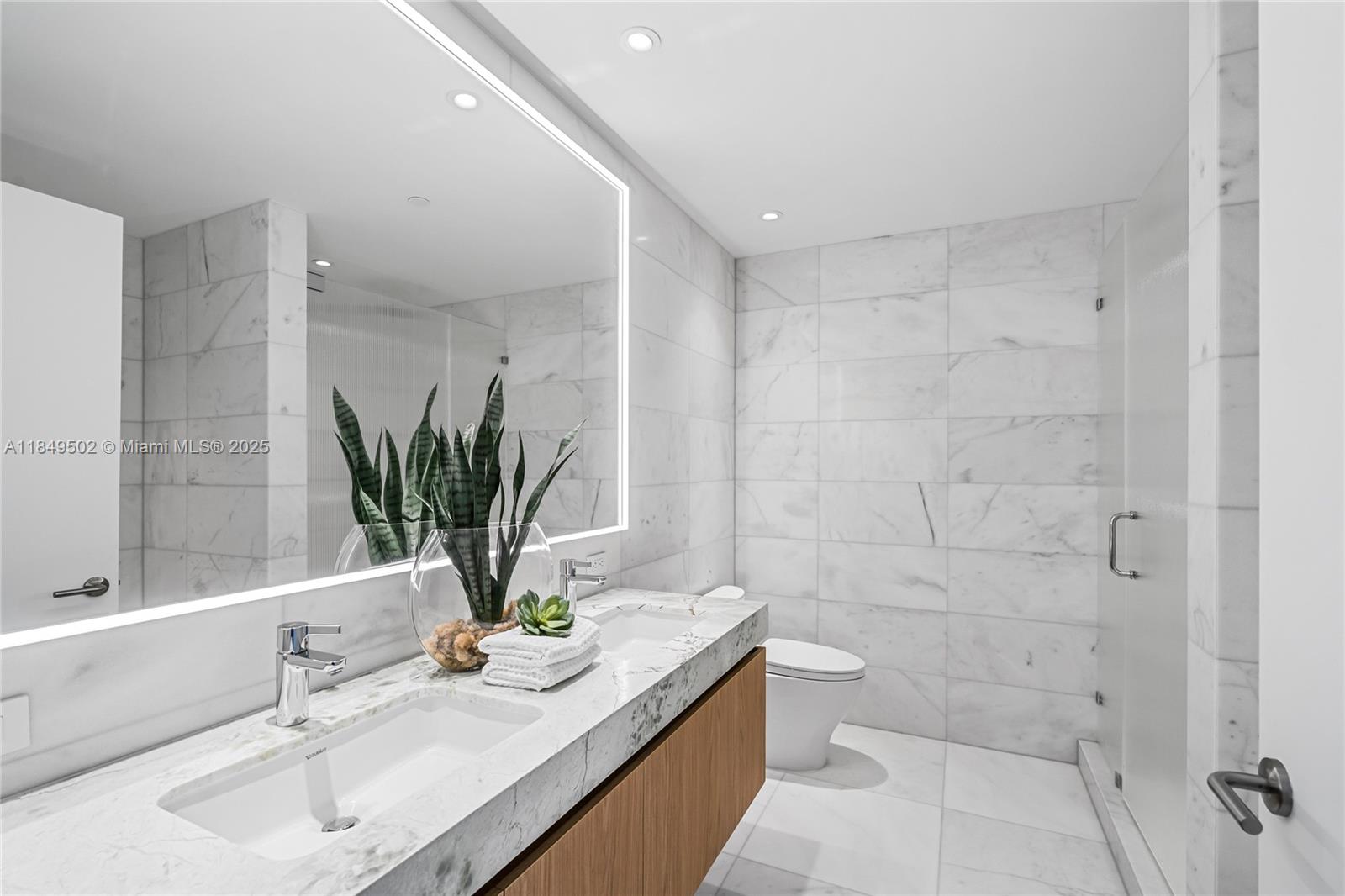 MIAMI BEACH - Residential