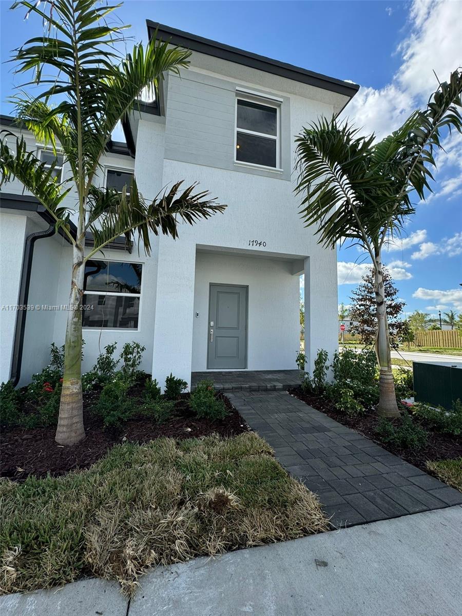 Rental Property at 17940 Sw 358th St 17940, Homestead, Miami-Dade County, Florida - Bedrooms: 3 
Bathrooms: 3  - $2,600 MO.