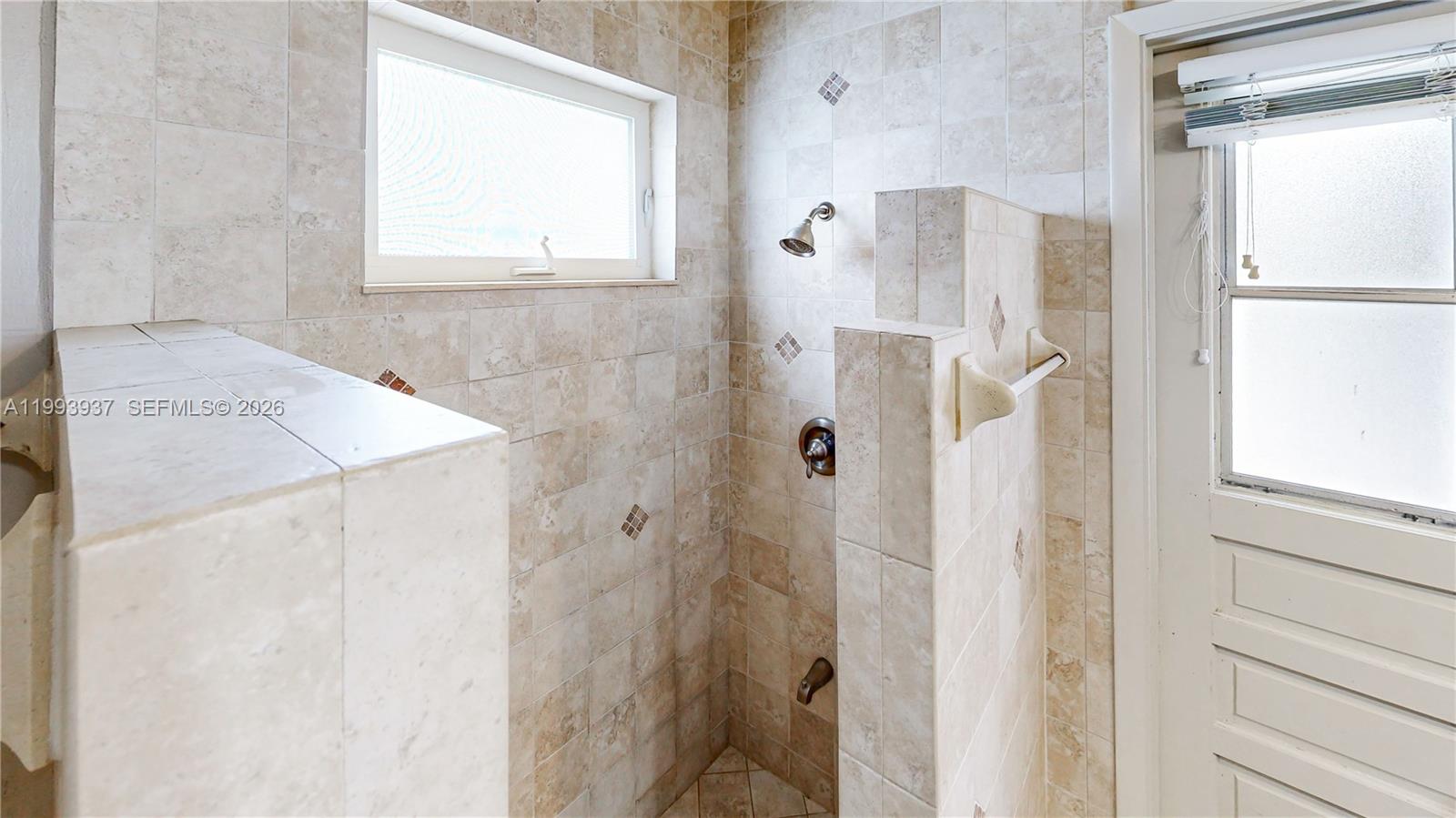 SHADOW WOOD - Residential