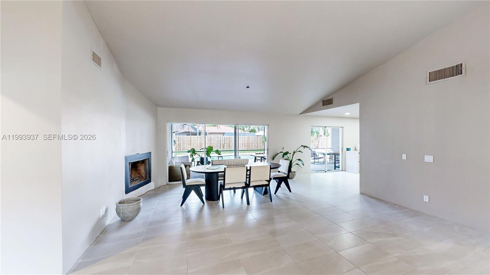 SHADOW WOOD - Residential