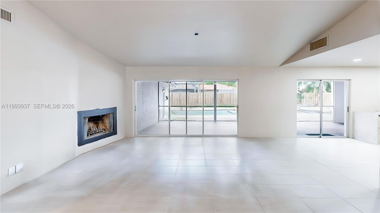 SHADOW WOOD - Residential