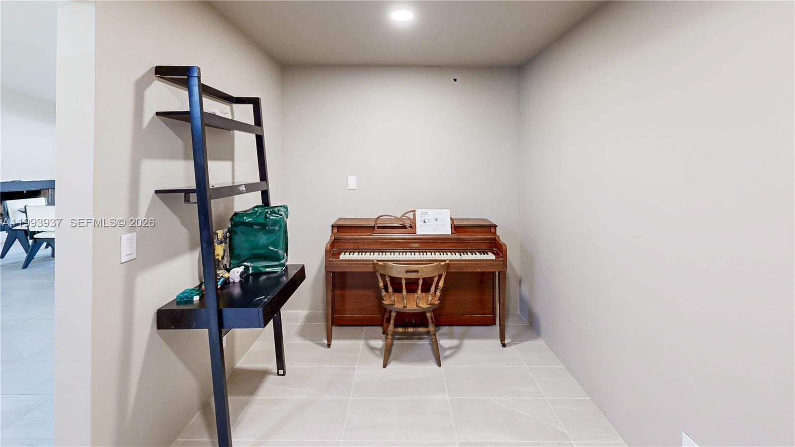 SHADOW WOOD - Residential