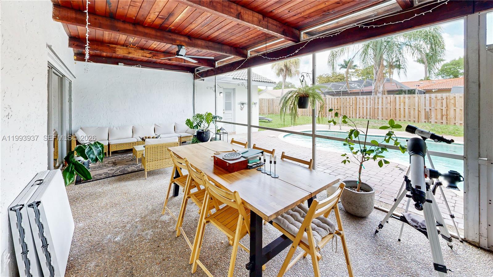 SHADOW WOOD - Residential