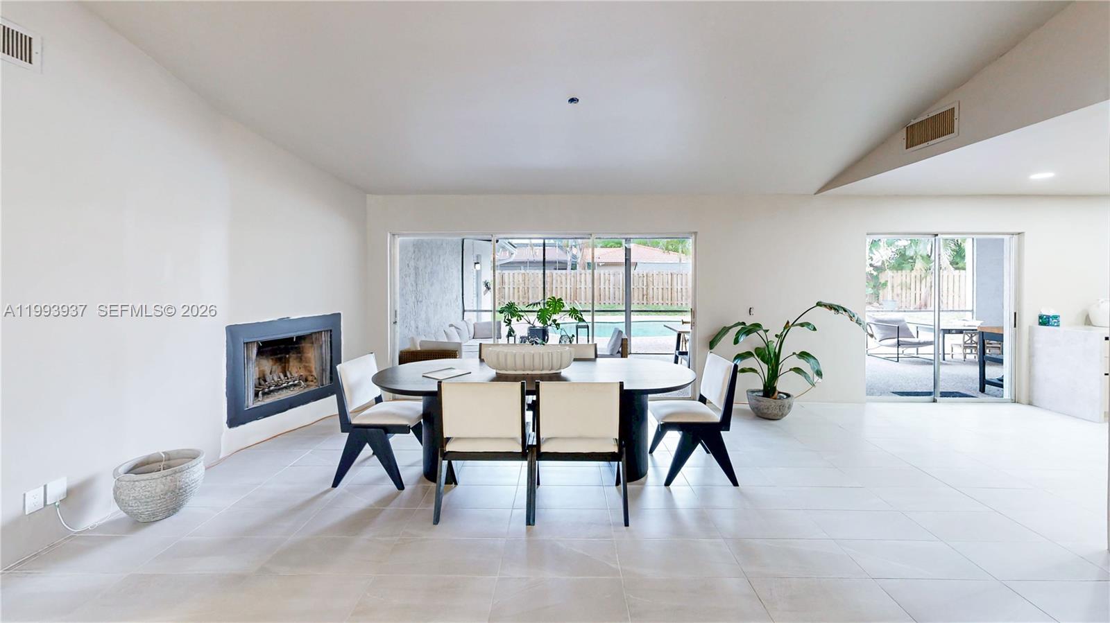 SHADOW WOOD - Residential