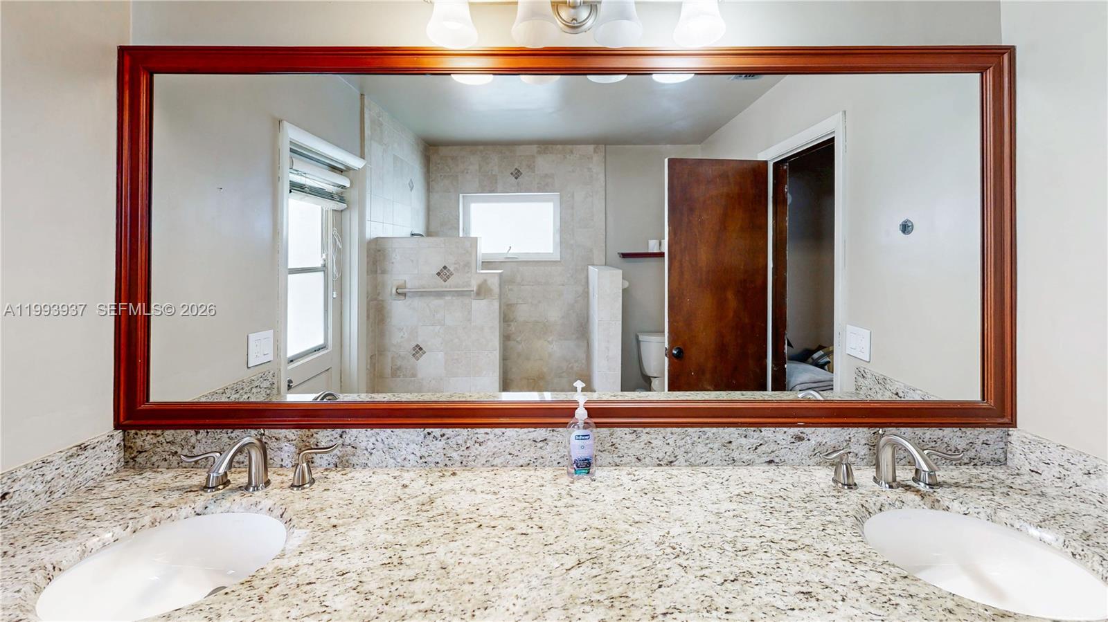 SHADOW WOOD - Residential