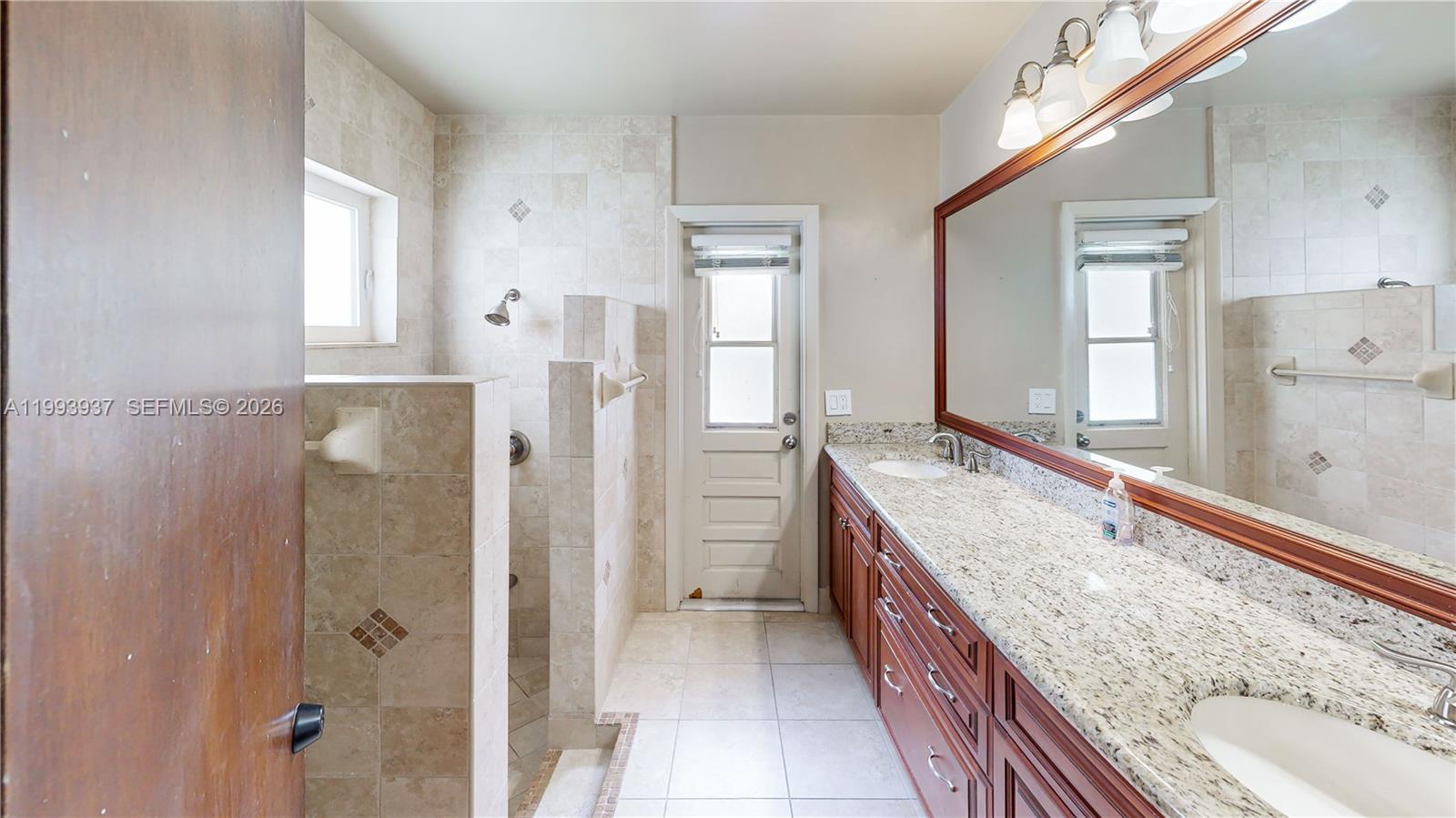 SHADOW WOOD - Residential