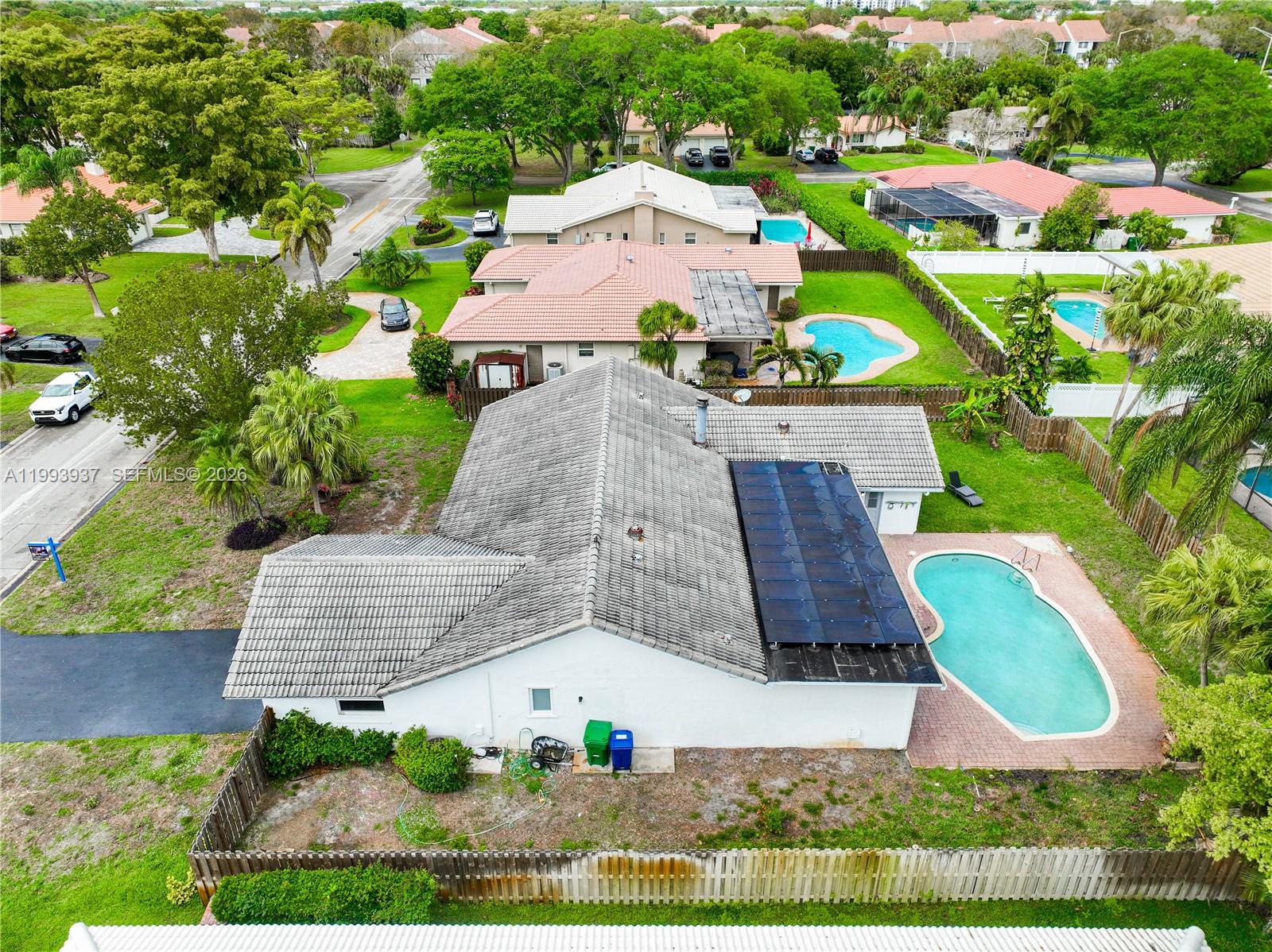 SHADOW WOOD - Residential