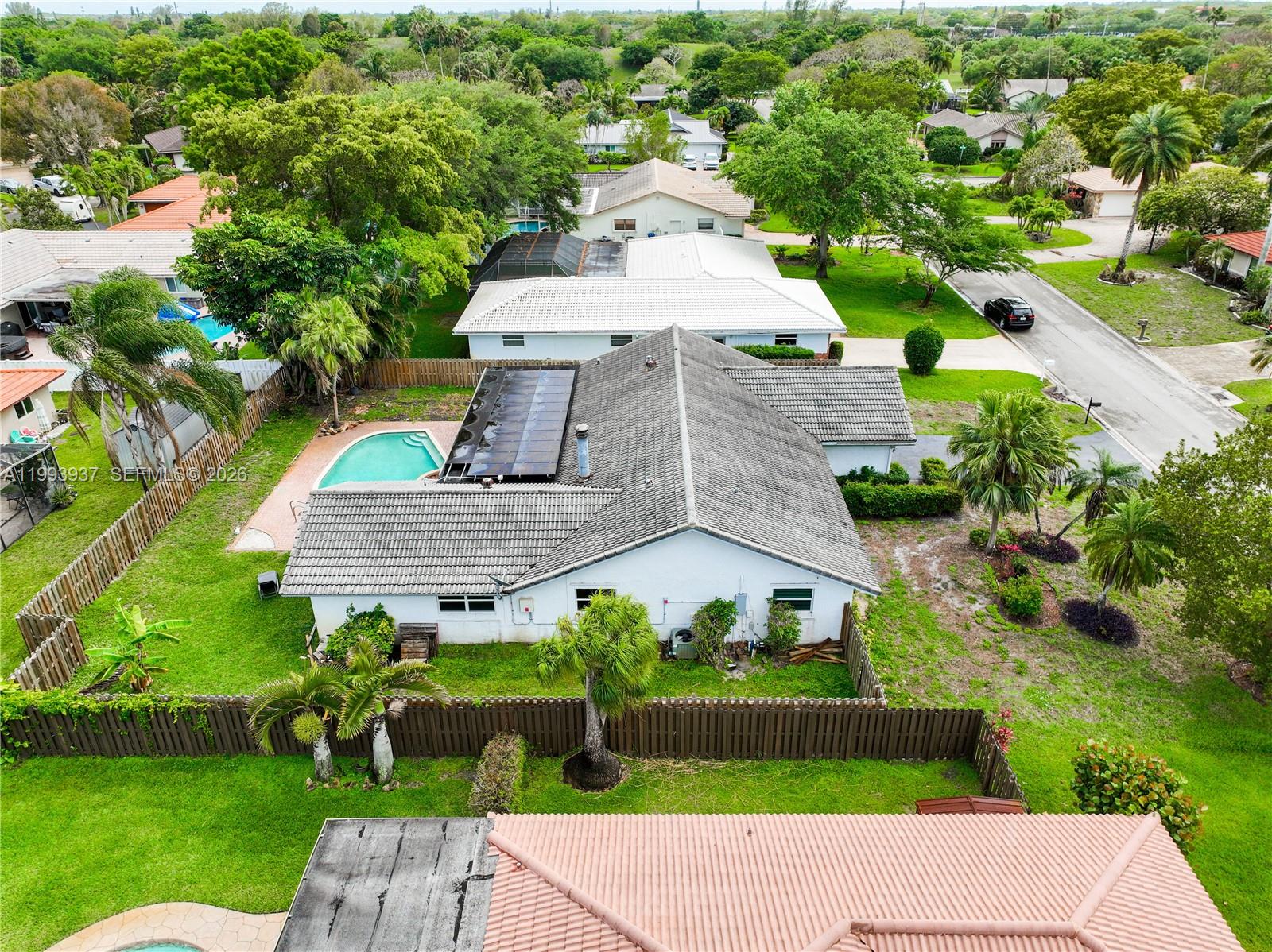 SHADOW WOOD - Residential