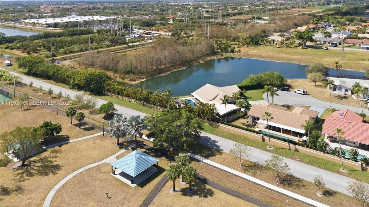 WAVERLY HUNDRED - Residential