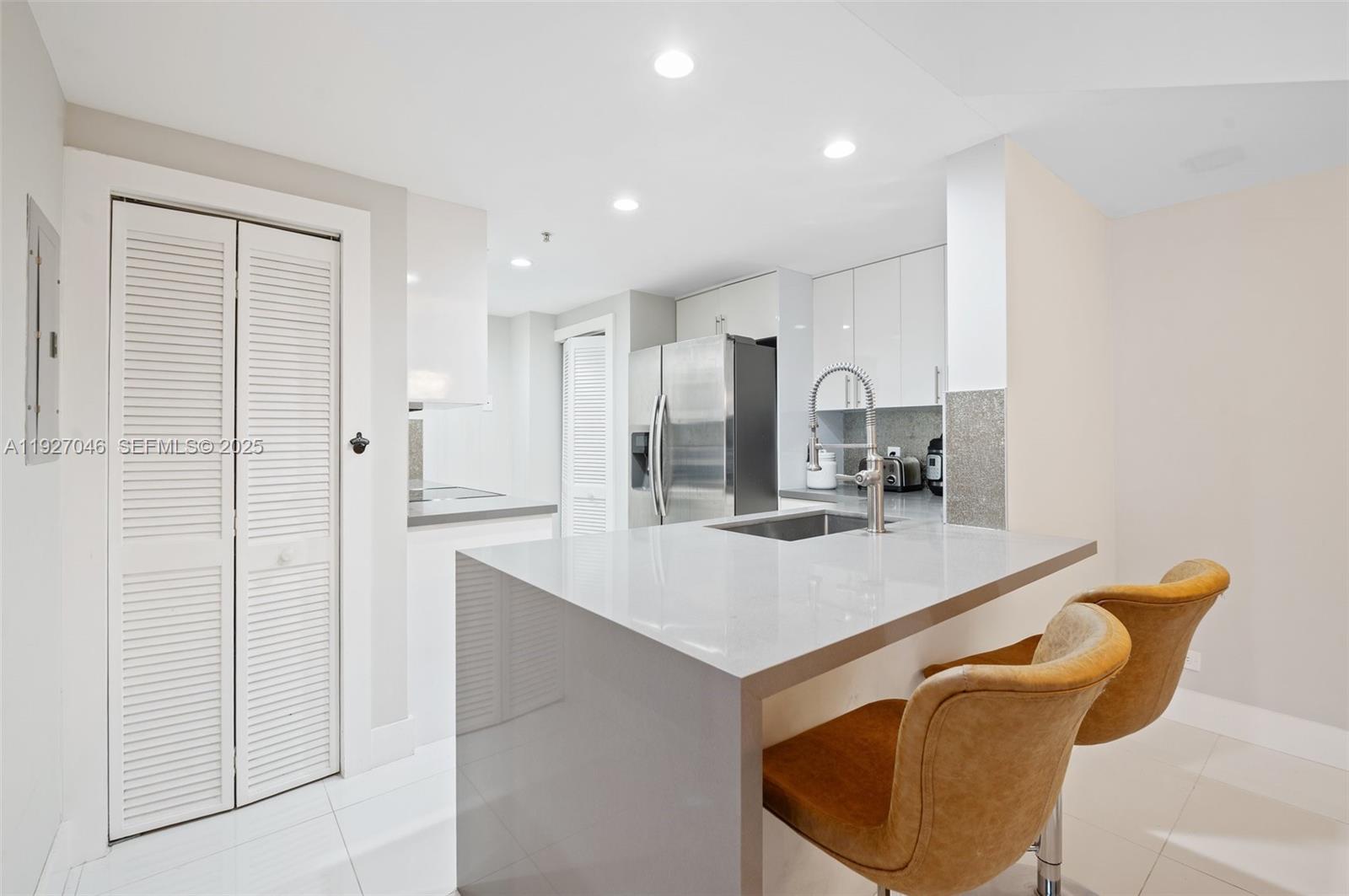 COURVOISIER COURTS CONDO - Residential