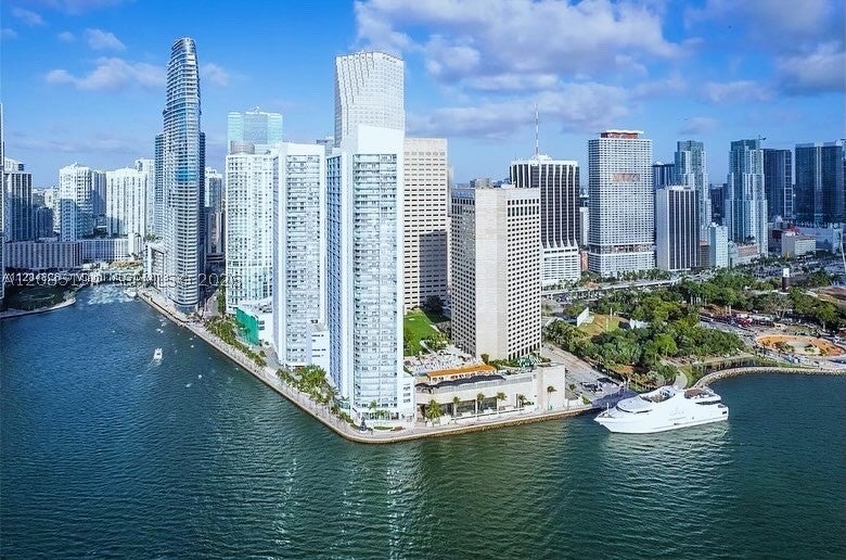335 S Biscayne Blvd 1801
