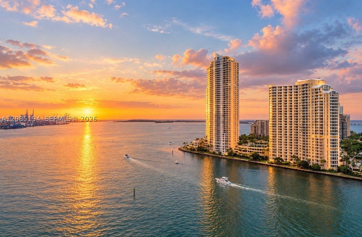 335 S Biscayne Blvd 1801