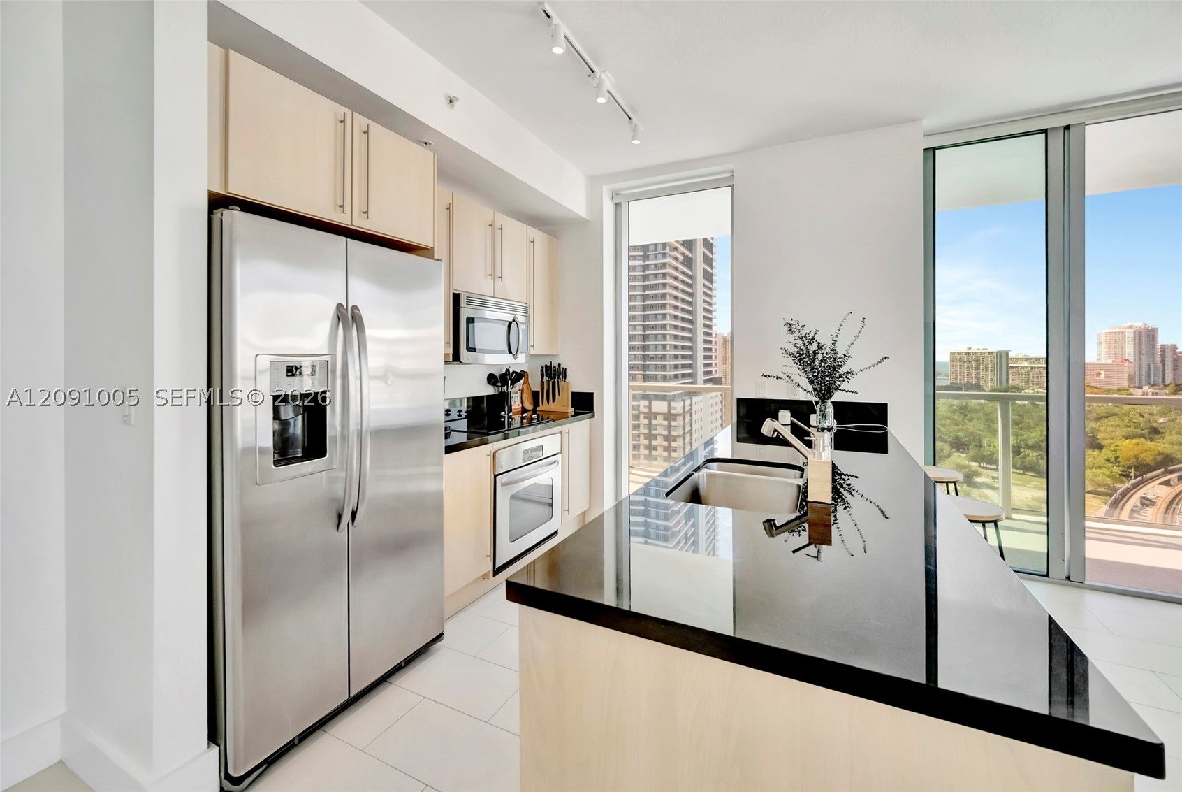 79 SW 12th St 2201-S