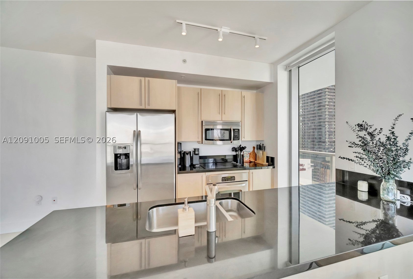 79 SW 12th St 2201-S