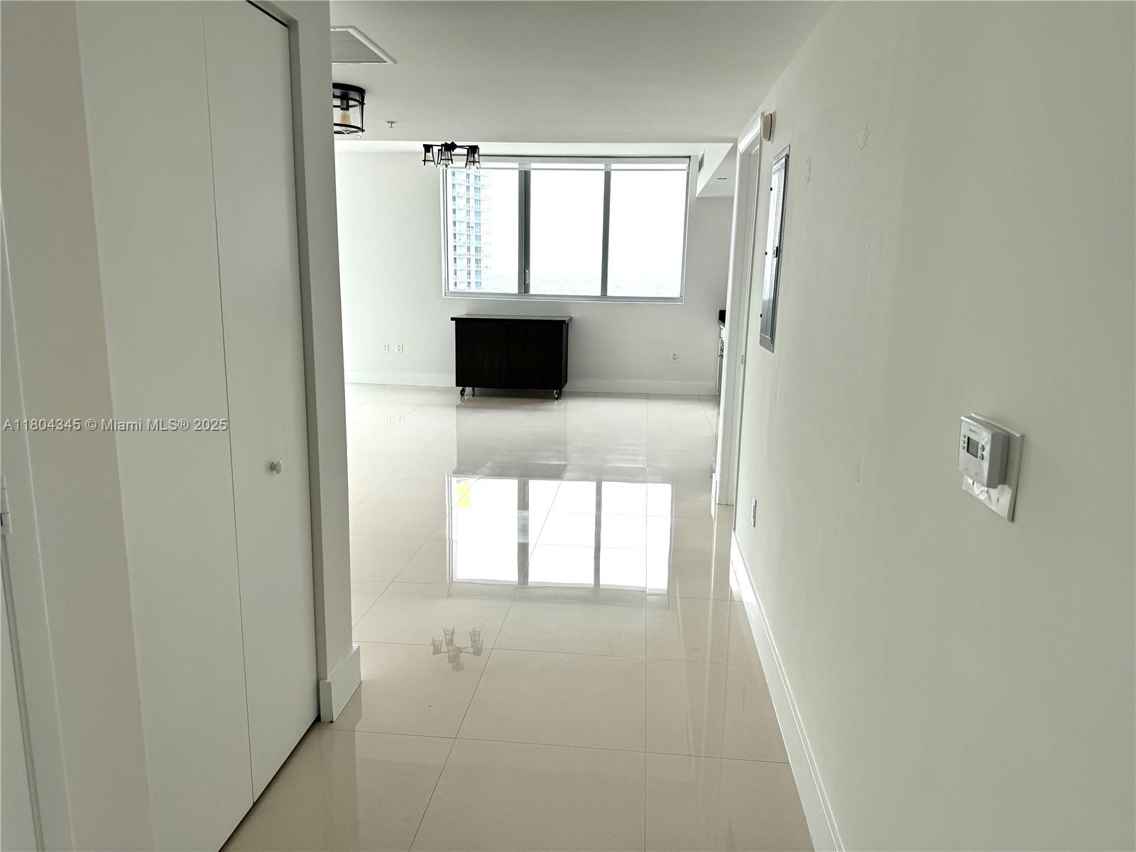 92 Sw 3rd St 1605, Miami, Broward County, Florida - 2 Bedrooms  
3 Bathrooms - 