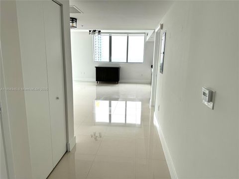 92 SW 3rd St 1605 Miami FL 33130