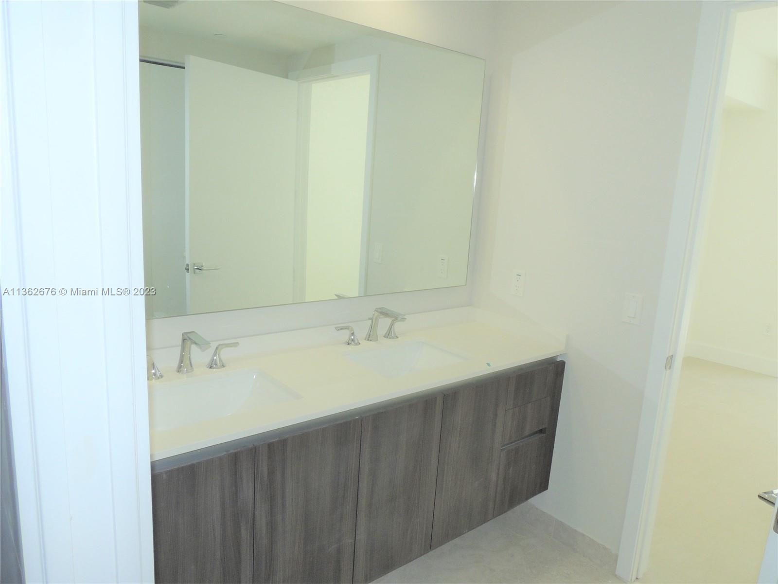 ARIA ON THE BAY CONDO - Residential Lease