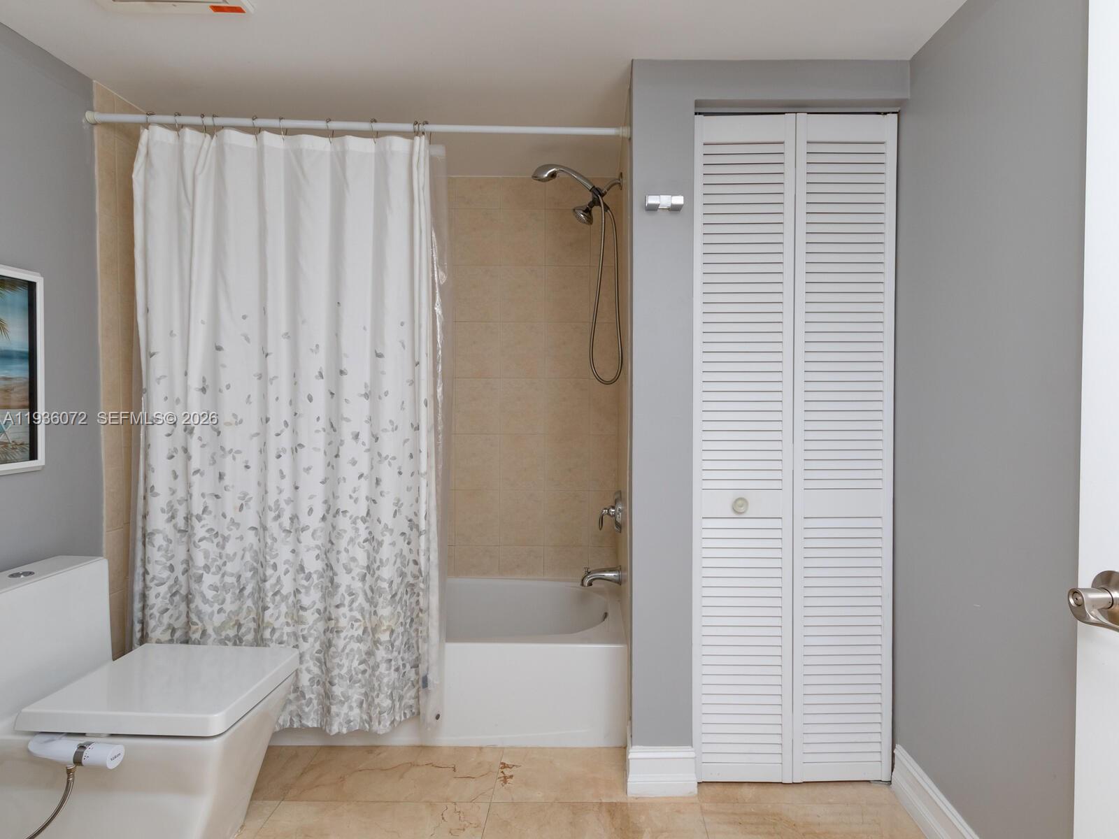 LA PERLA CONDO - Residential