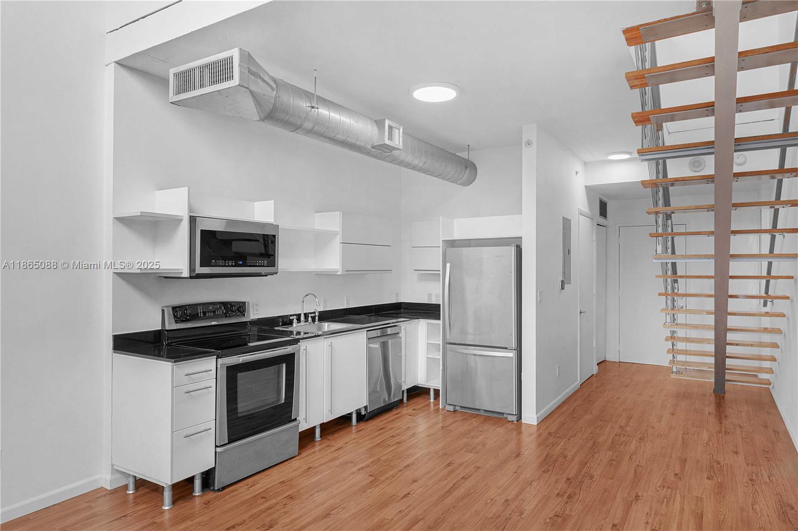 690 SW 1st Ct PHII08
