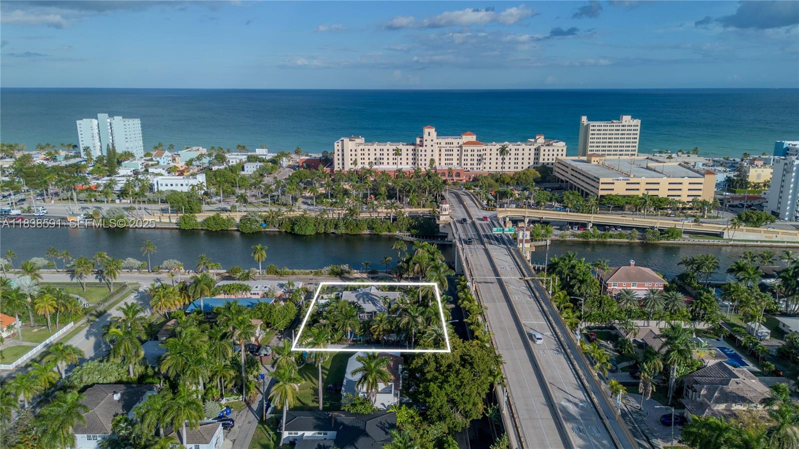 HOLLYWOOD LAKES SECTION - Residential