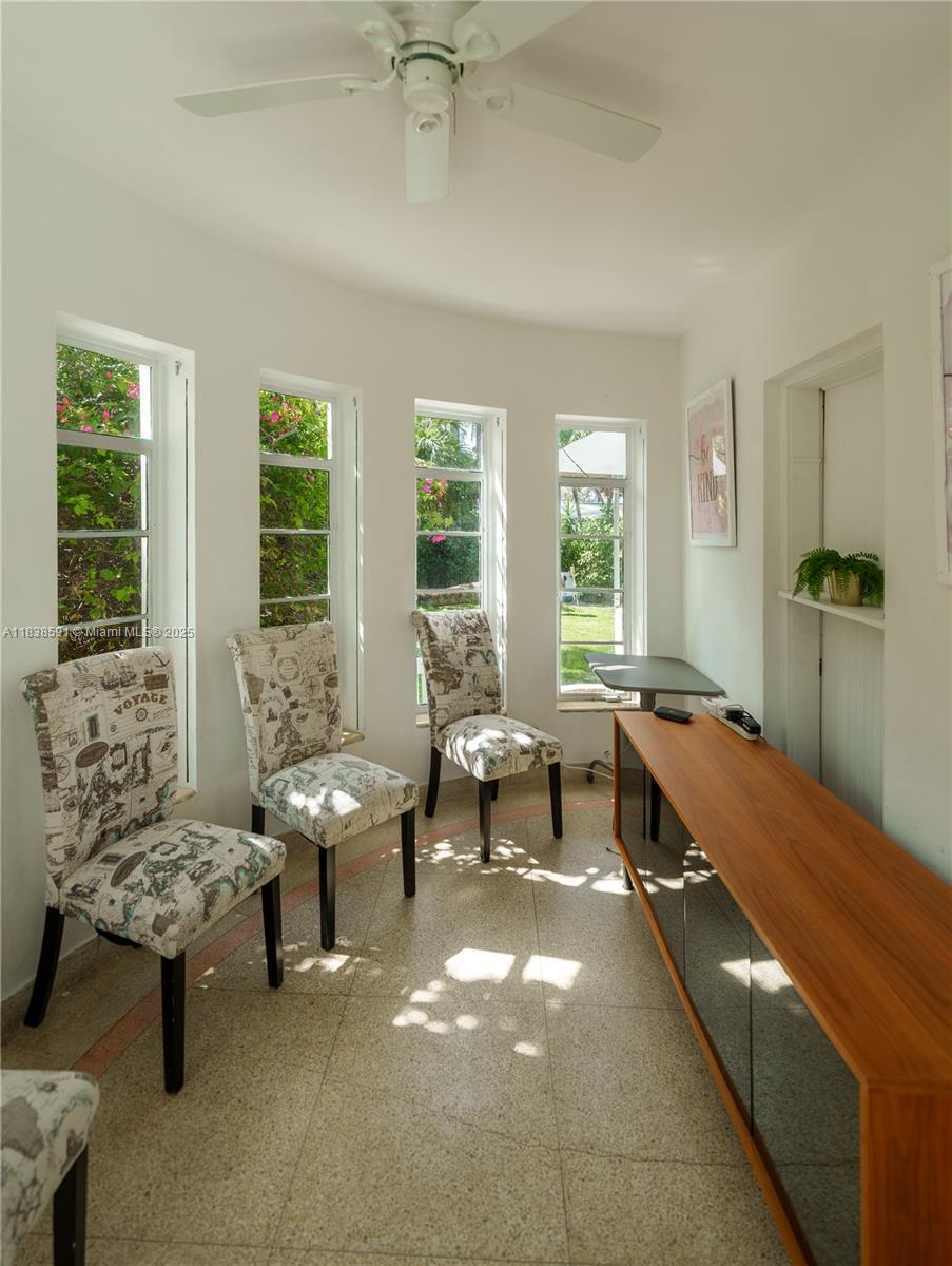 HOLLYWOOD LAKES SECTION - Residential