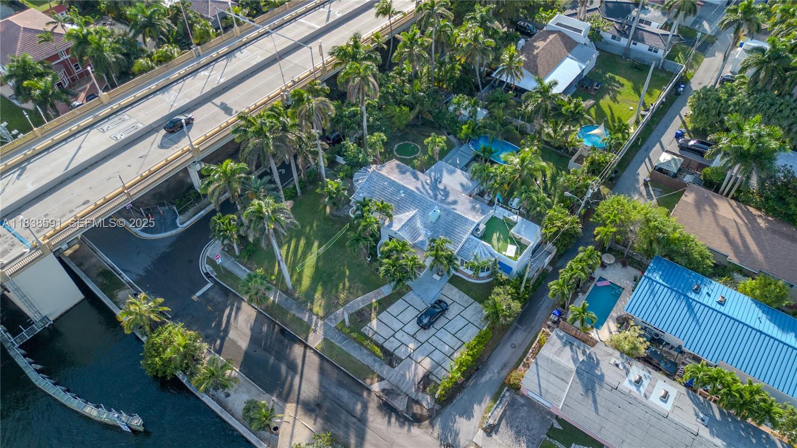 HOLLYWOOD LAKES SECTION - Residential