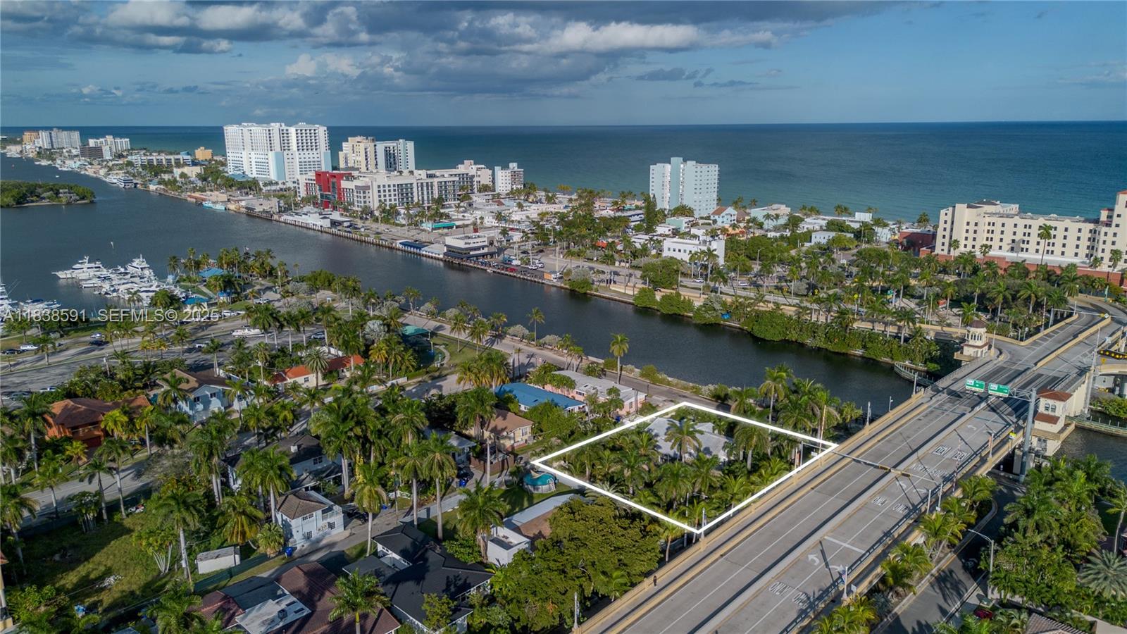 HOLLYWOOD LAKES SECTION - Residential