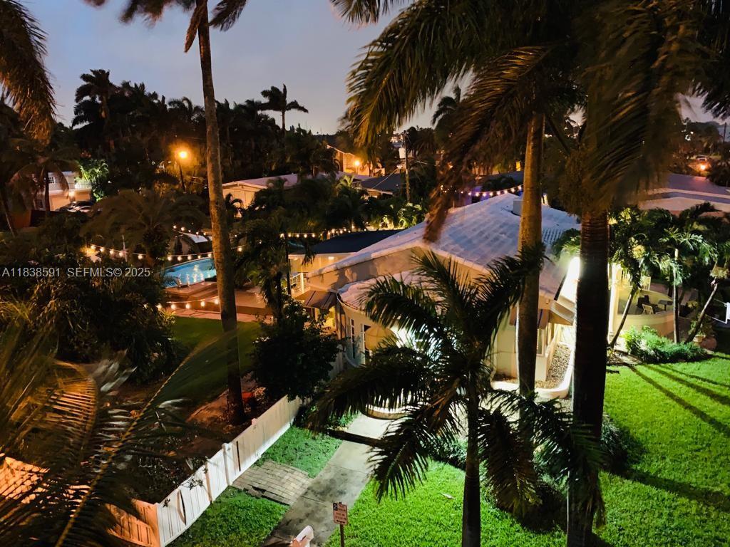 HOLLYWOOD LAKES SECTION - Residential