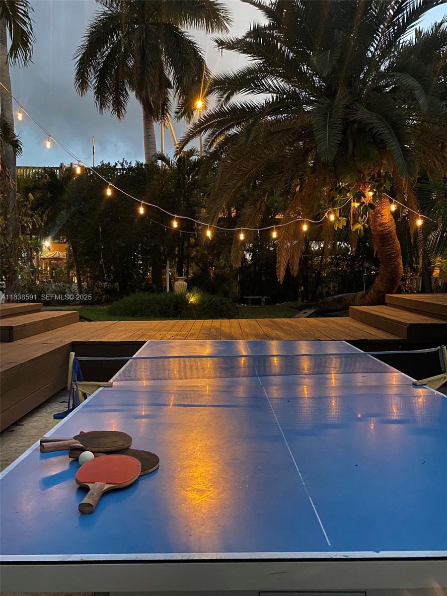 HOLLYWOOD LAKES SECTION - Residential